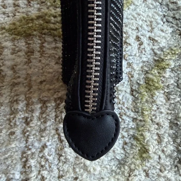 Stoney Clover Ln Pouch - Picture 6 of 8